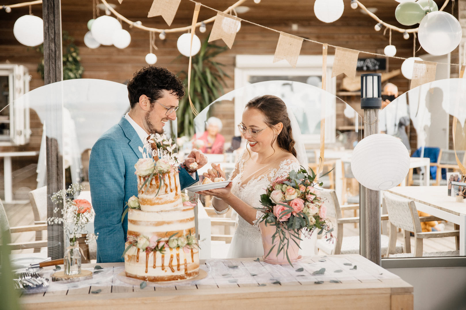 taart-aansnijden-kaapduin-bruiloft