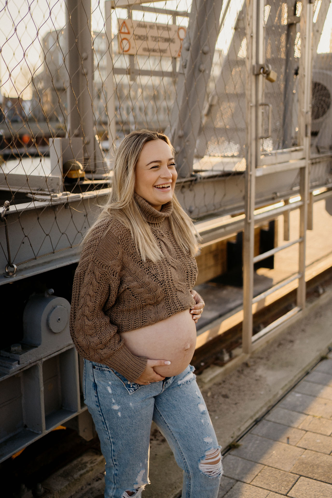 industriele locatie zwangerschap fotoshoot