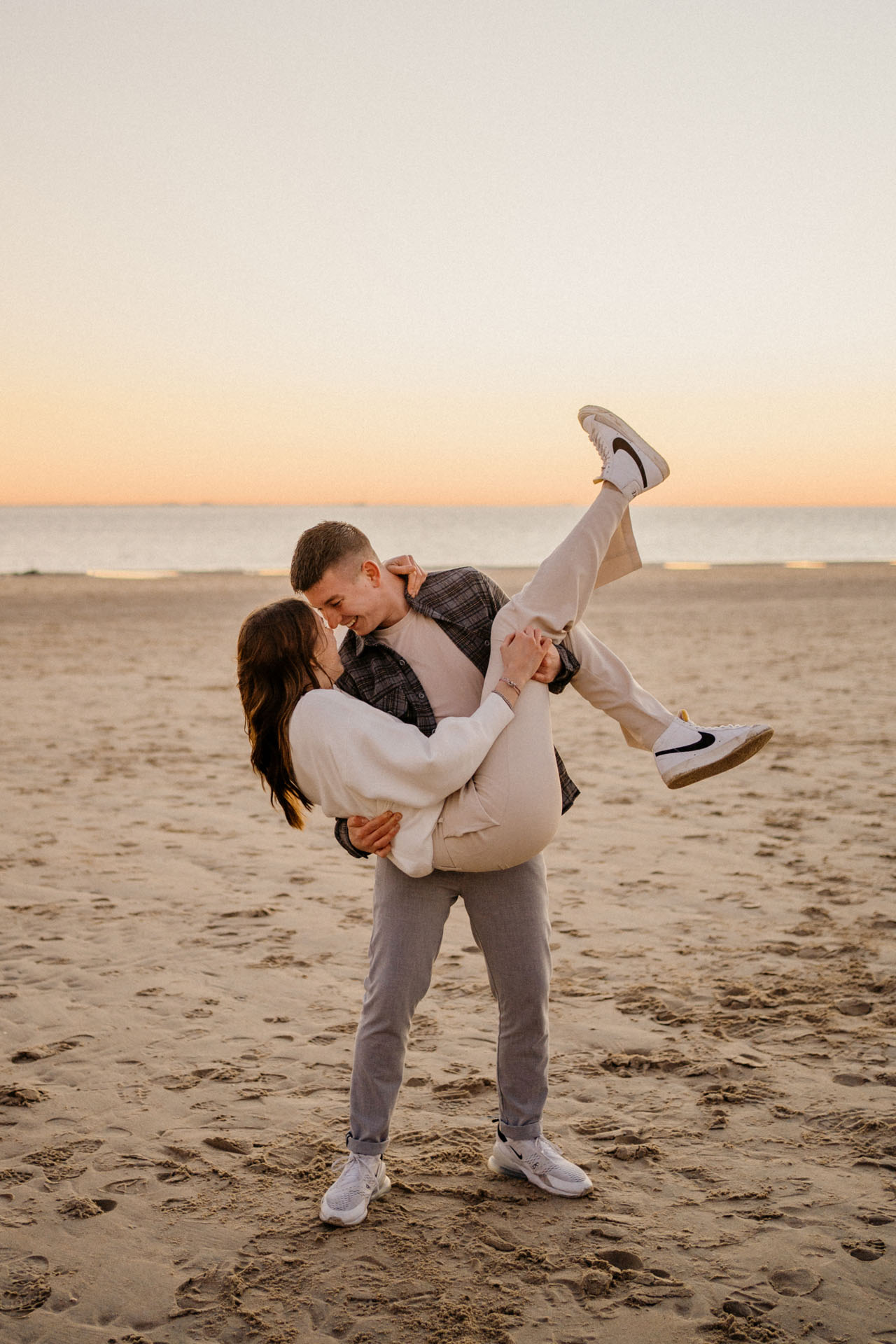 koppel tijdens loveshoot