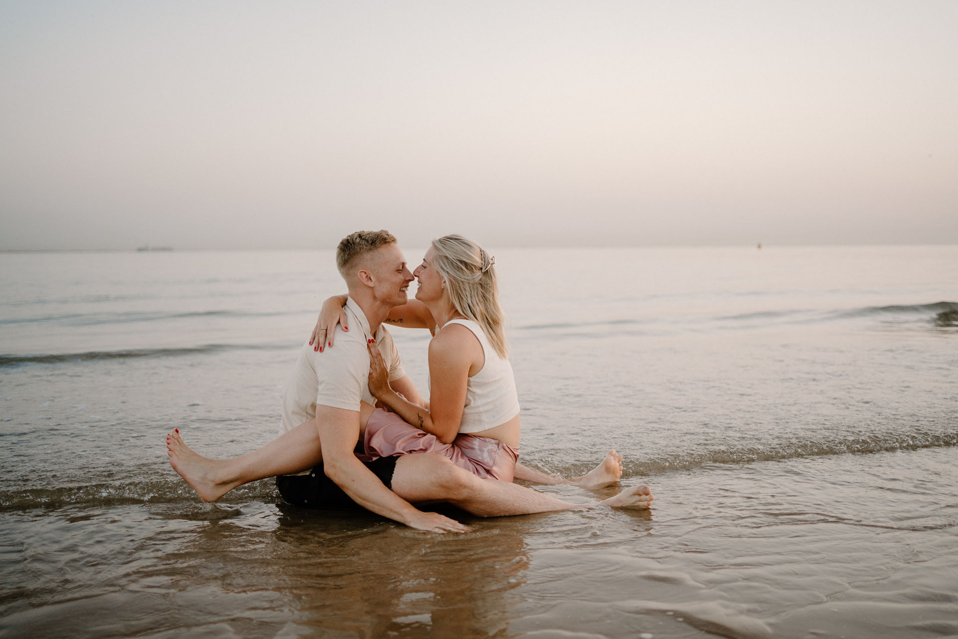 couple shoot in het water 3